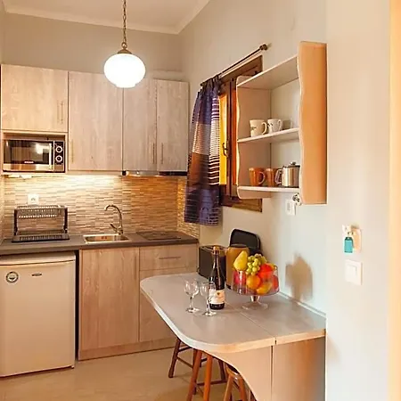 Eleni Hotel Antipernoi